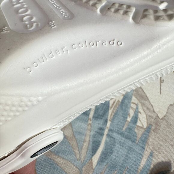 Crocs women’s Size 11 Men’s Size 9 - Picture 10 of 12